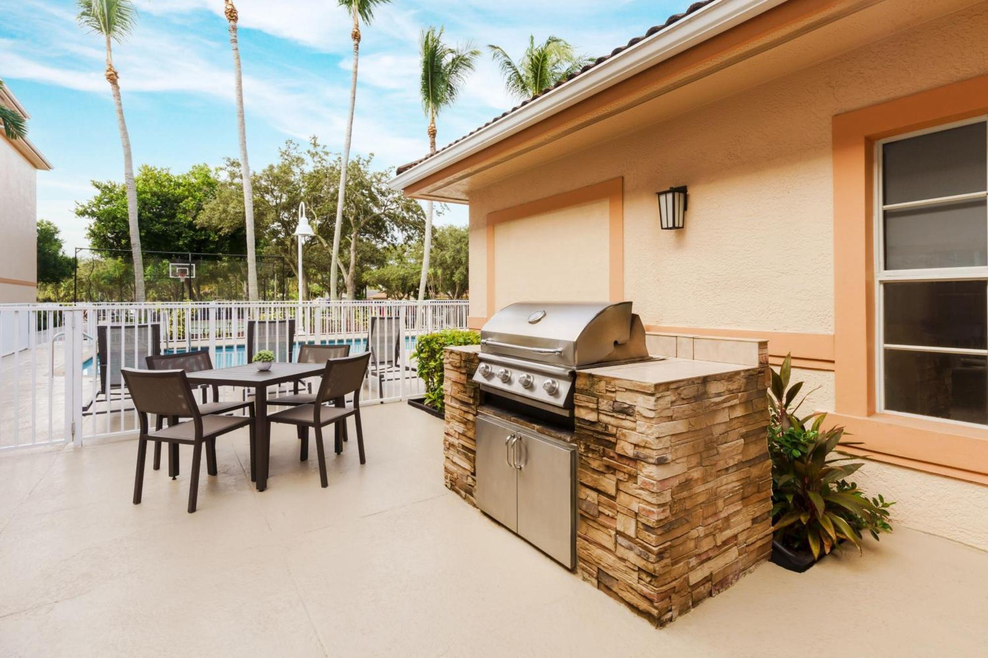 Residence Inn West Palm Beach Bagian luar foto